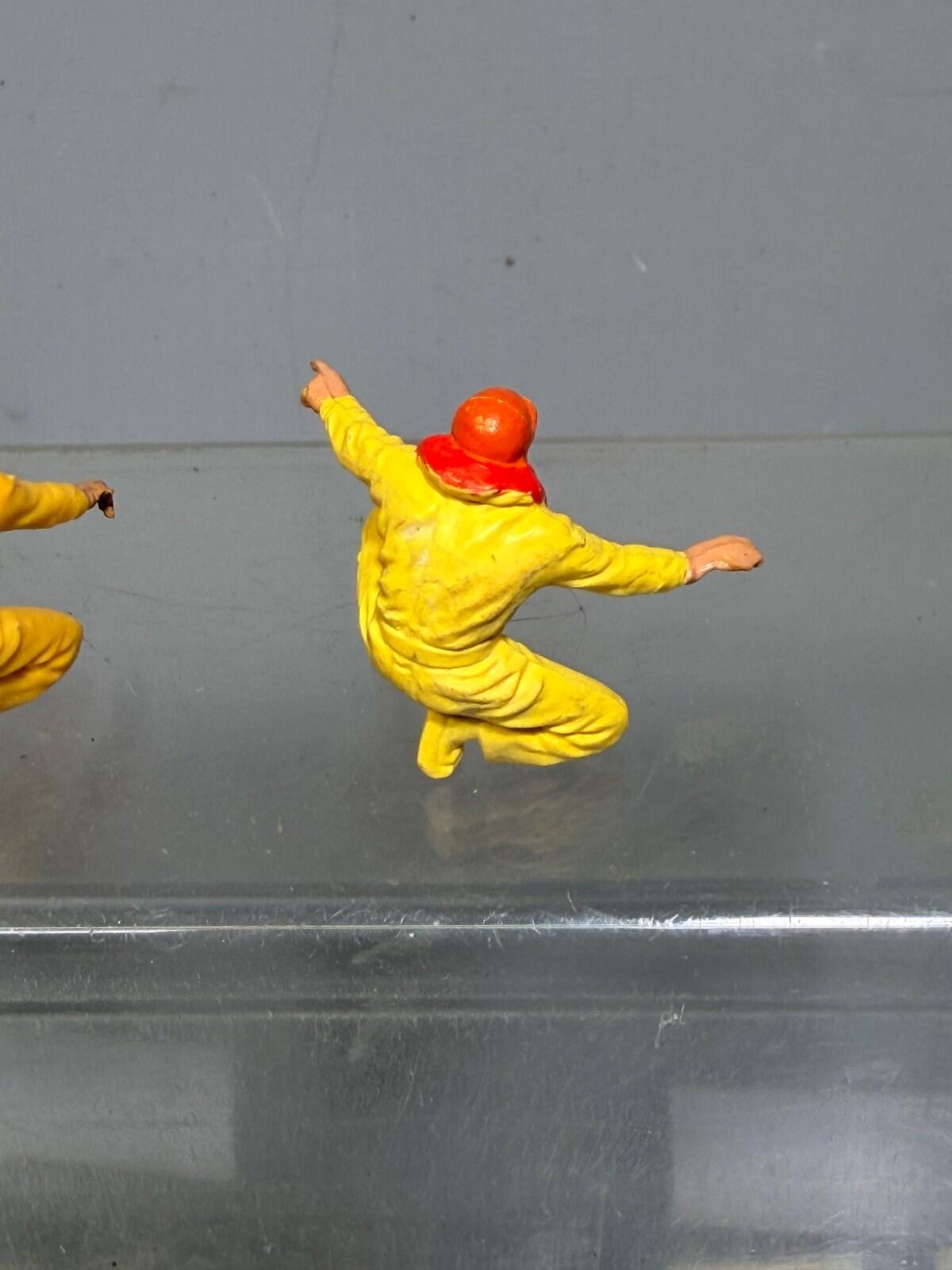 Britains deetail life boat crew x 2 yellow plastic mint
