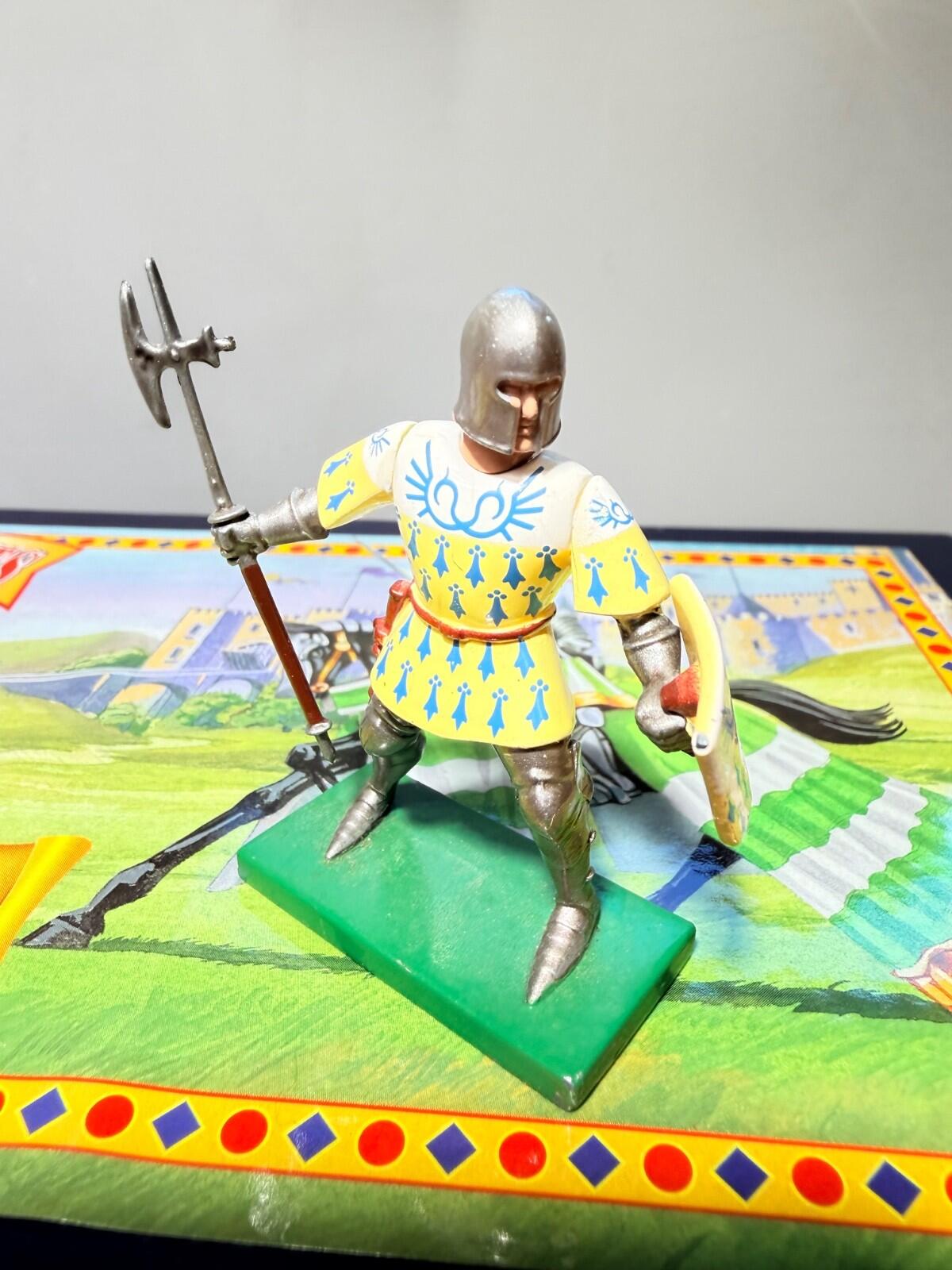 Britains toy soldiers KNIGHTS #08764 FOOT KNIGHTS & MOUNTED POLE AXES AND SWORDS