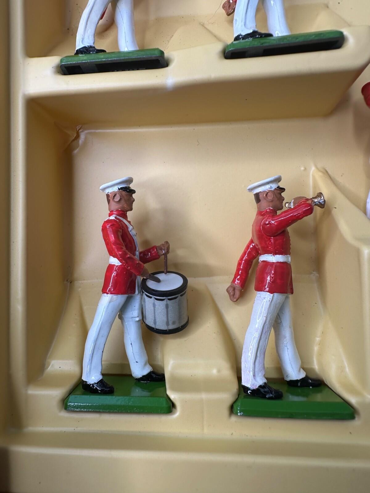 Britains Deetail 1/32 scale 7305 US Marine corp band complete mint.