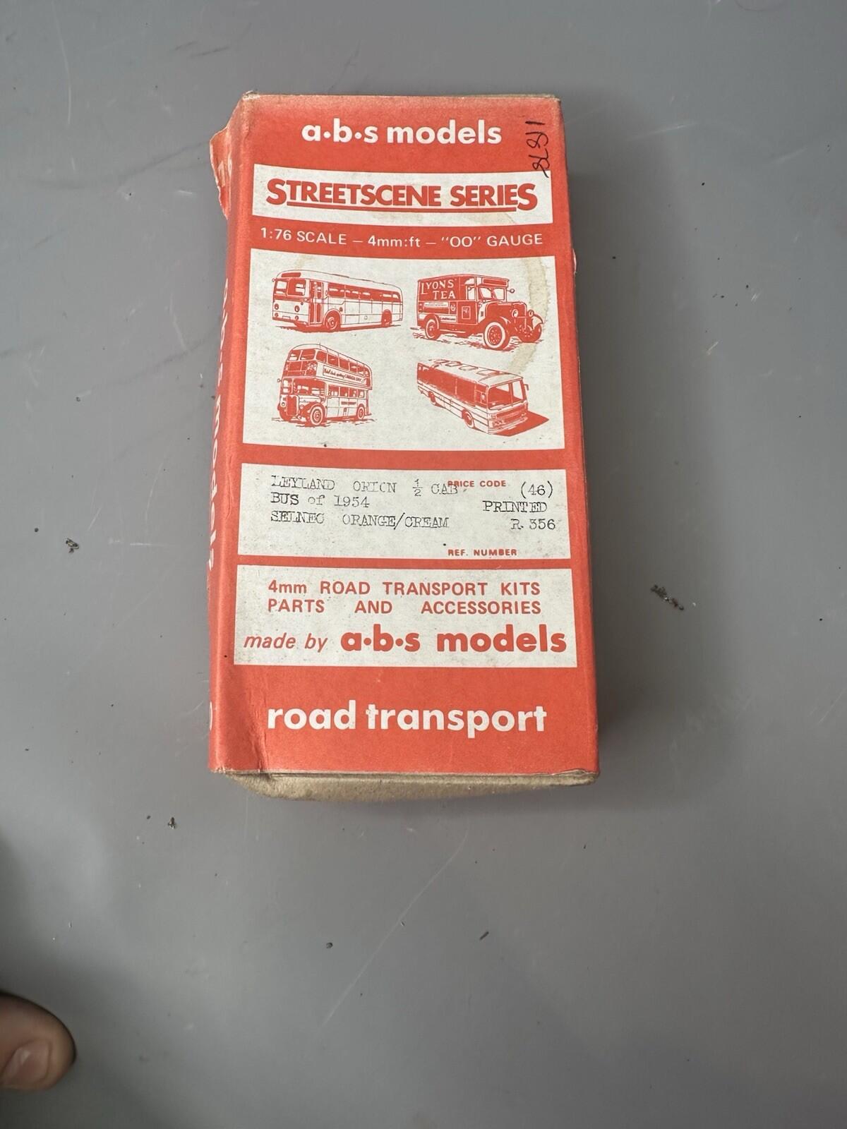 bus 1/76 bus LEYLAND ORION 1/2 Cab BUS  Streetscene model WHITE METAL