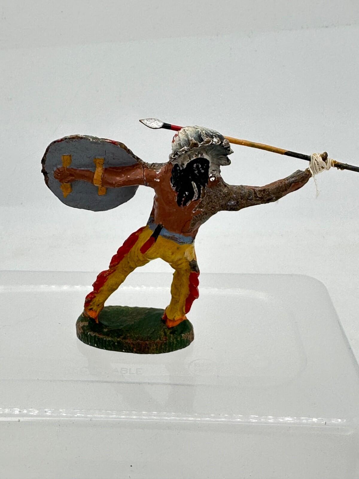 Elastolin Hausser  composite Indian with spear & shield 6822 7CM SCALE