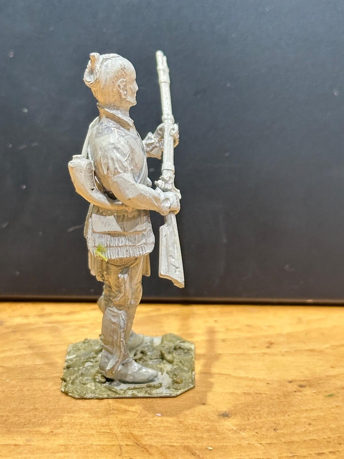 red Indian mohicans  toy soldier 54mm lead vintage rose Hinton hunt
