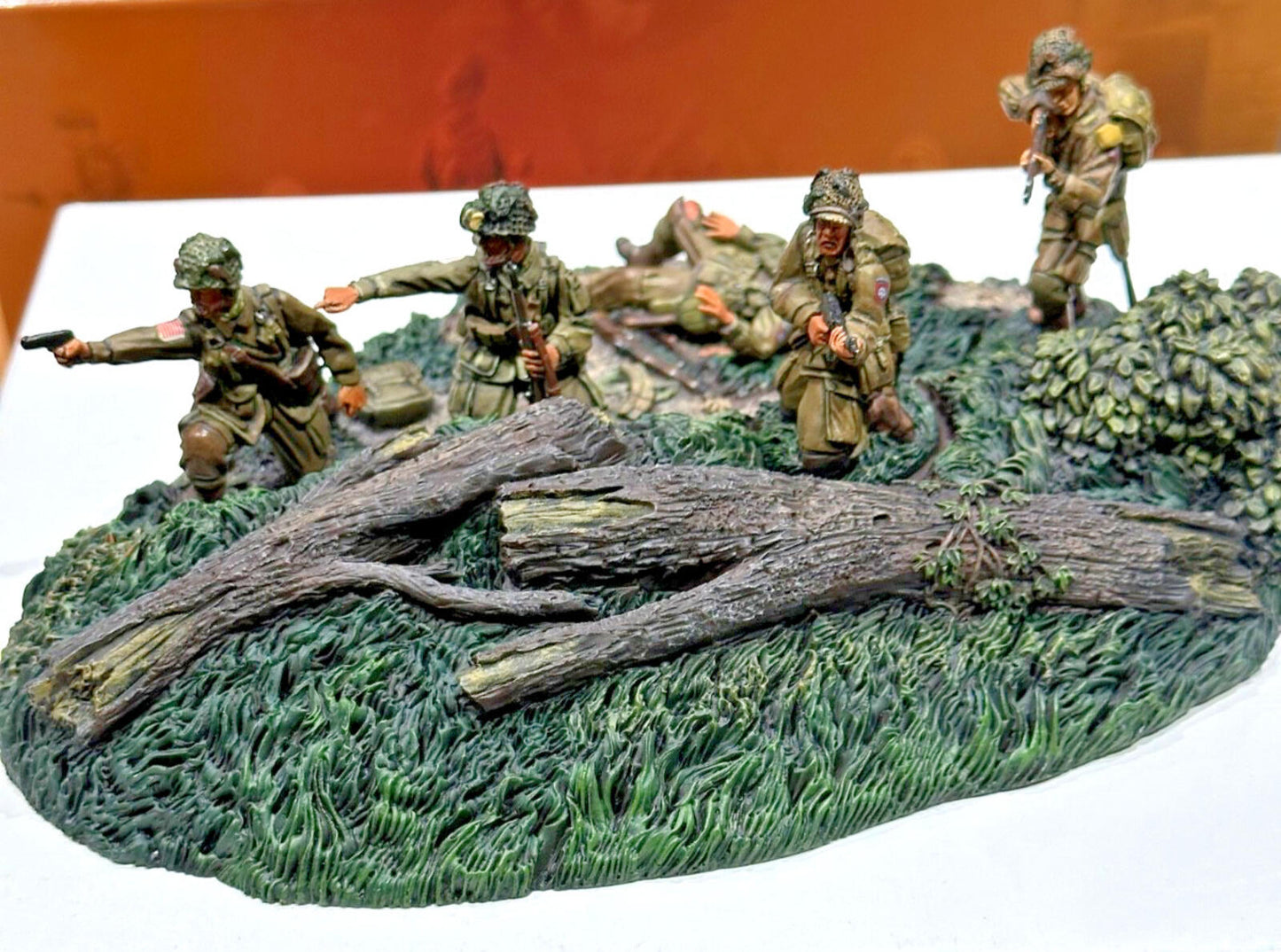 WW2-HEDGEROW FIGHTING PART 1- 5 FIGS & BASE WW2-080 NOS CONTE COLLECTABLES