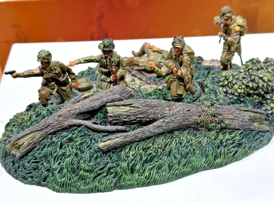 WW2-HEDGEROW FIGHTING PART 1- 5 FIGS & BASE WW2-080 NOS CONTE COLLECTABLES