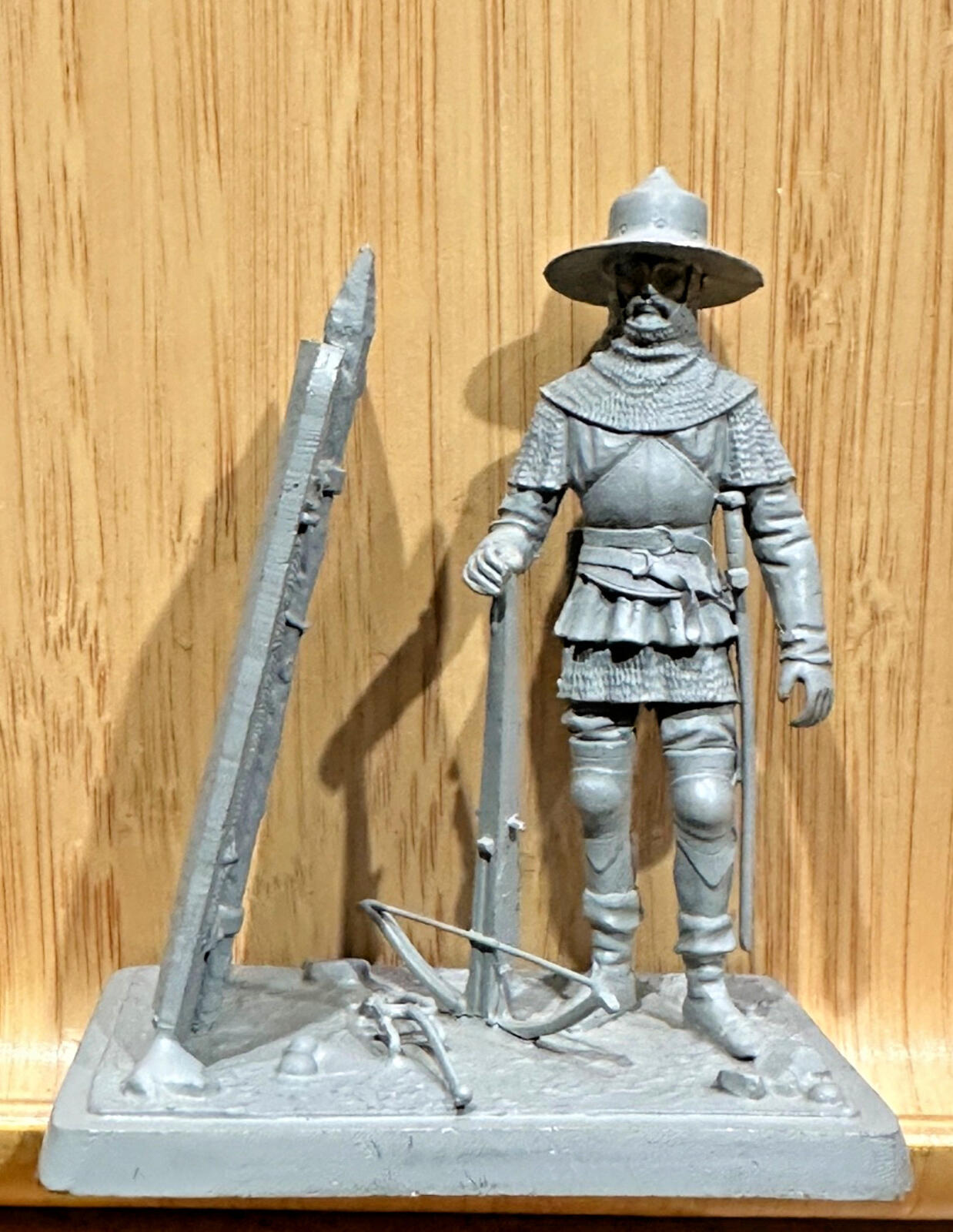 MEDIEVAL CROSSBOWMAN & PAVISE 1970's lead figure great detail SOVEREIGN