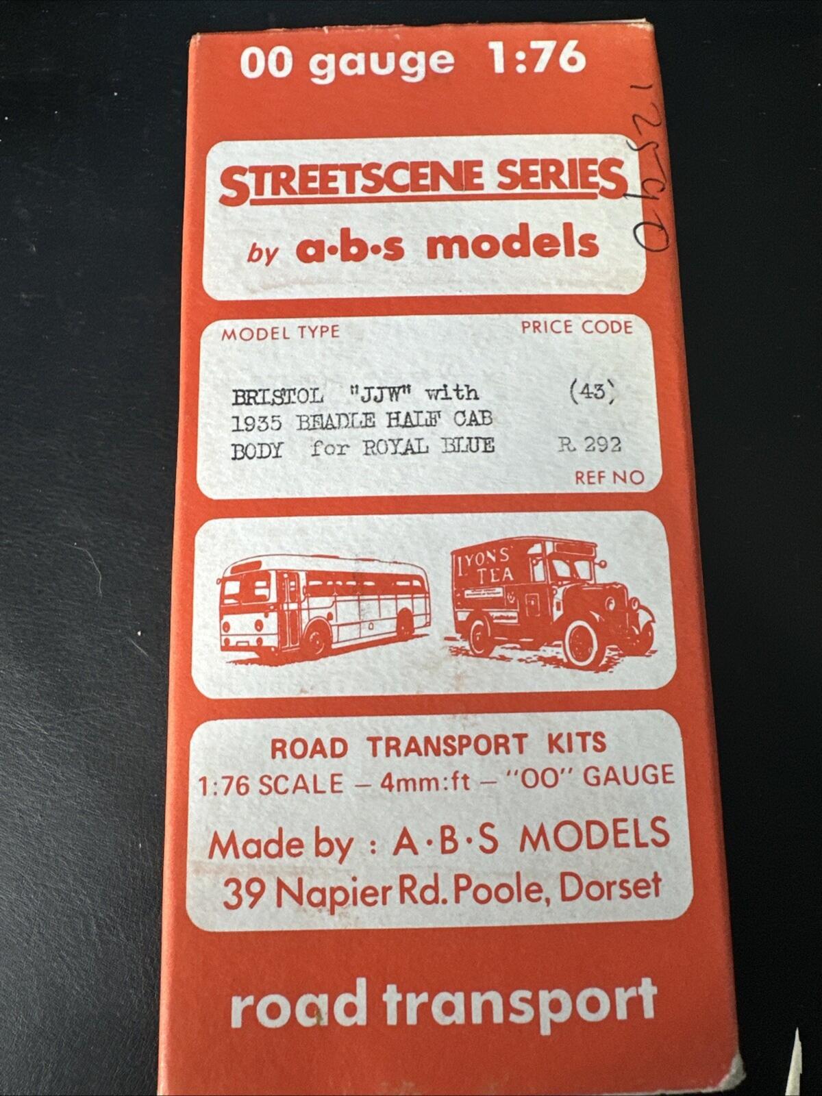 bus 1/76 Bristol “JJW” Beadle 1/2 Cab 1935 Street scene white metal model