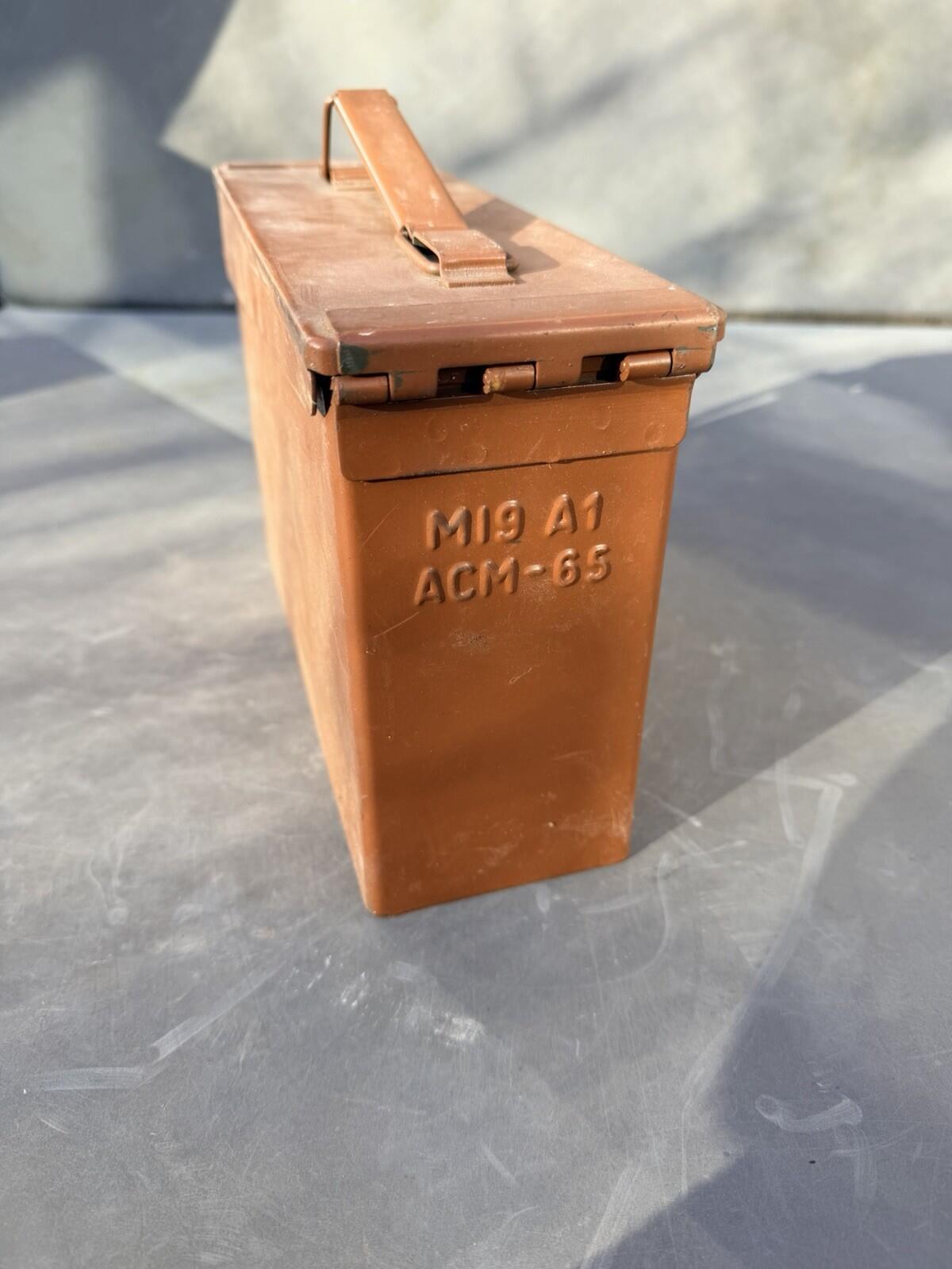 British Army 0.30mm  Cal Ammo Tin genuine item Original Paint 1970’s 250 Round