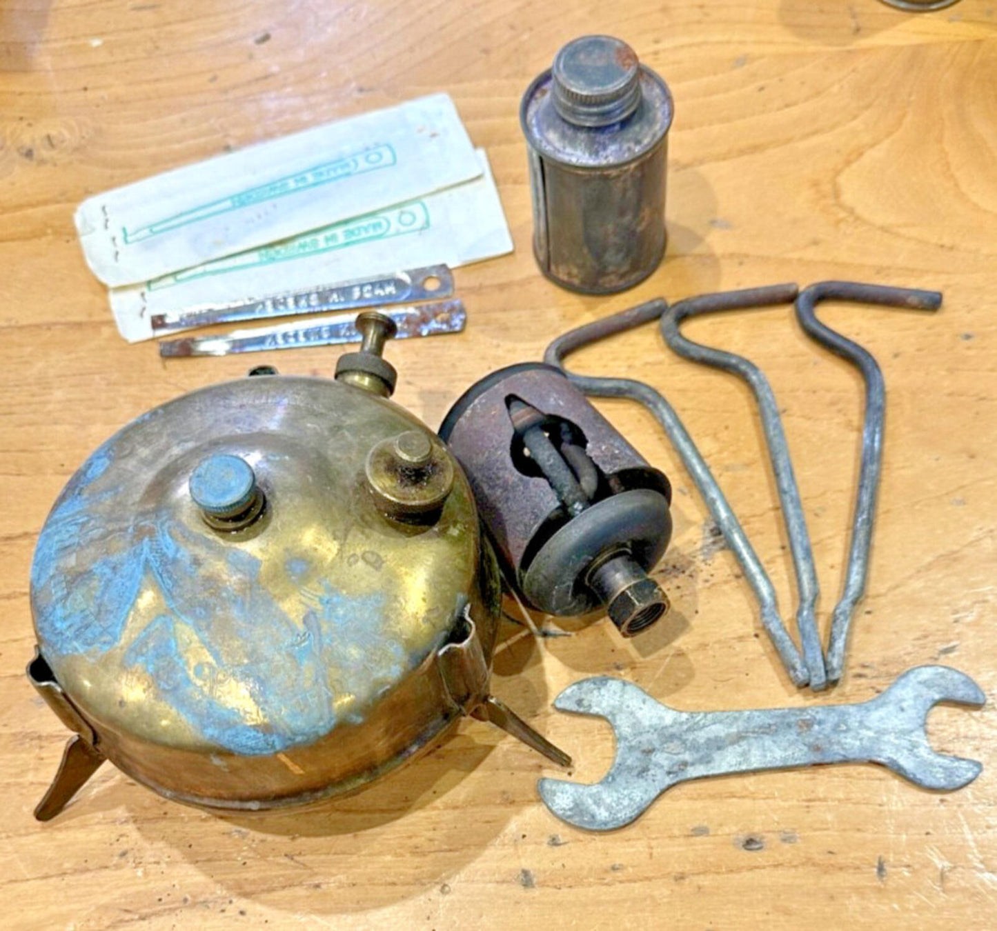 OPTIMUS No 210 CAMPING STOVE WITH ORIGINAL TIN BOX MADE IN SWEDEN VINTAGE
