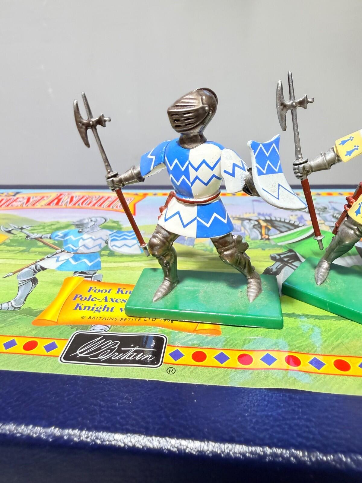 Britains toy soldiers KNIGHTS #08764 FOOT KNIGHTS & MOUNTED POLE AXES AND SWORDS