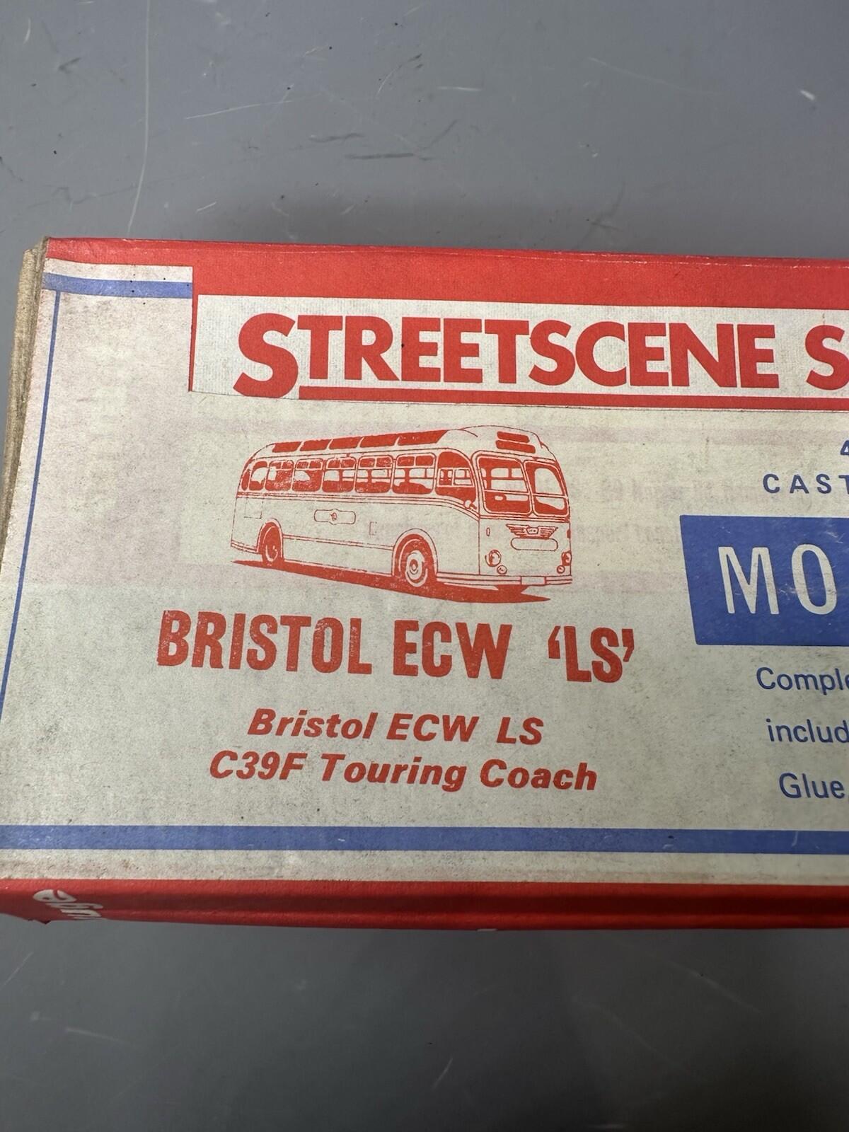 bus 1/76 bus BRISTOL ECW LS  BUS  Streetscene model WHITE METAL OPENED