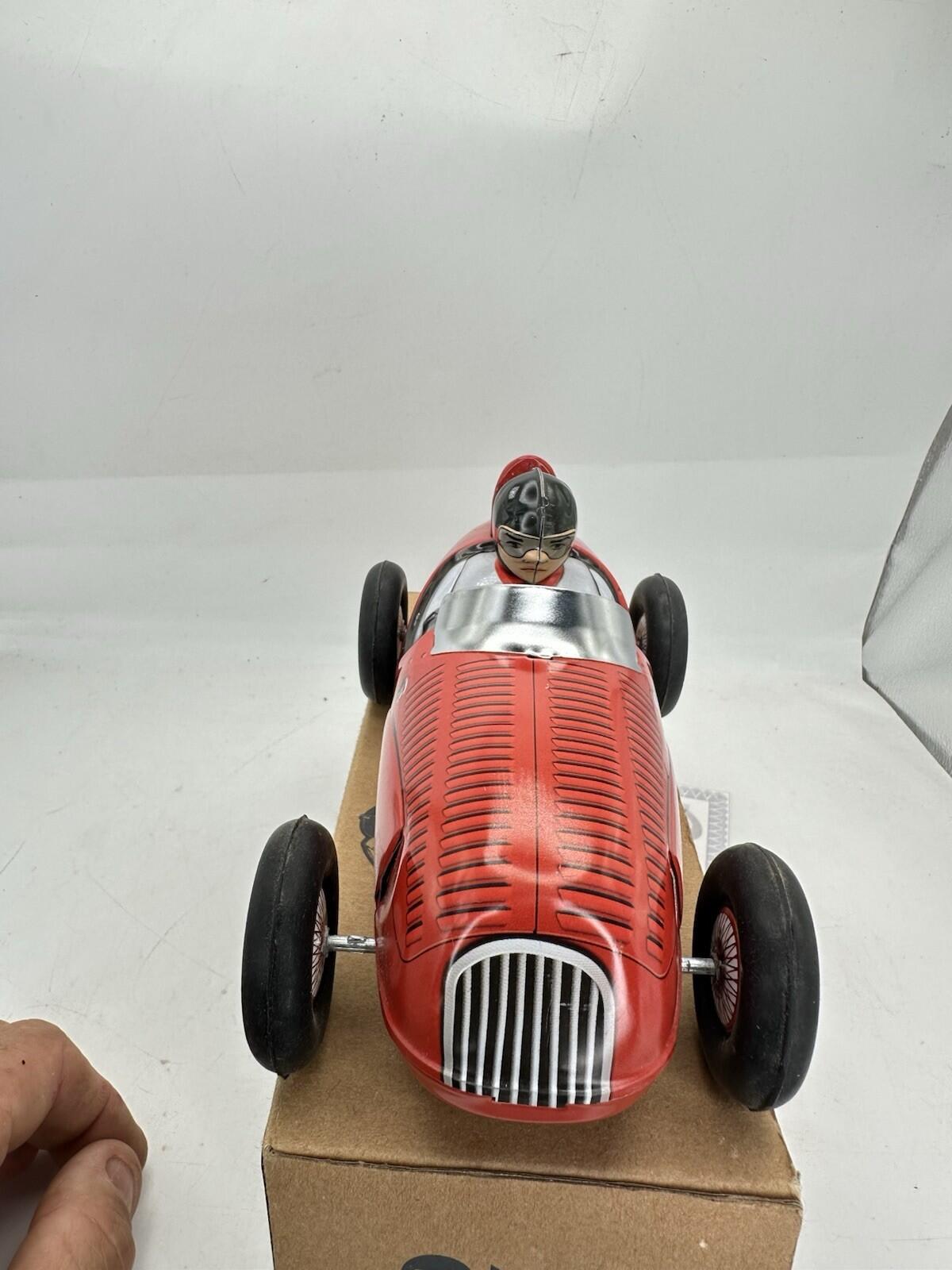 SCHYLLING Plate Grand Prix Race Car With Piston Sound Friction Power