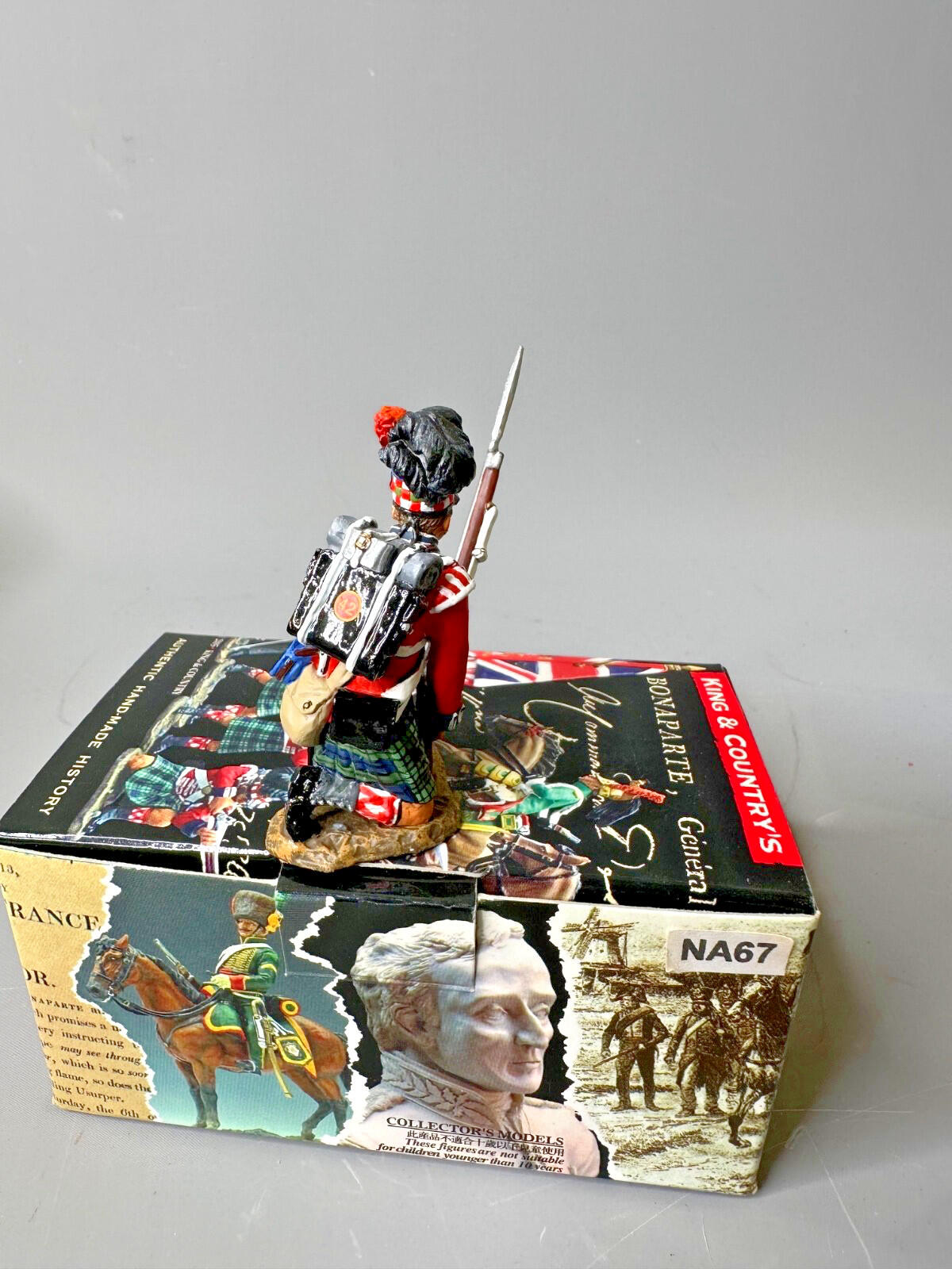NAPOLEONIC na67 42ND BLACK WATCH HIGHLANDER kneeling to repel KING & COUNTRY