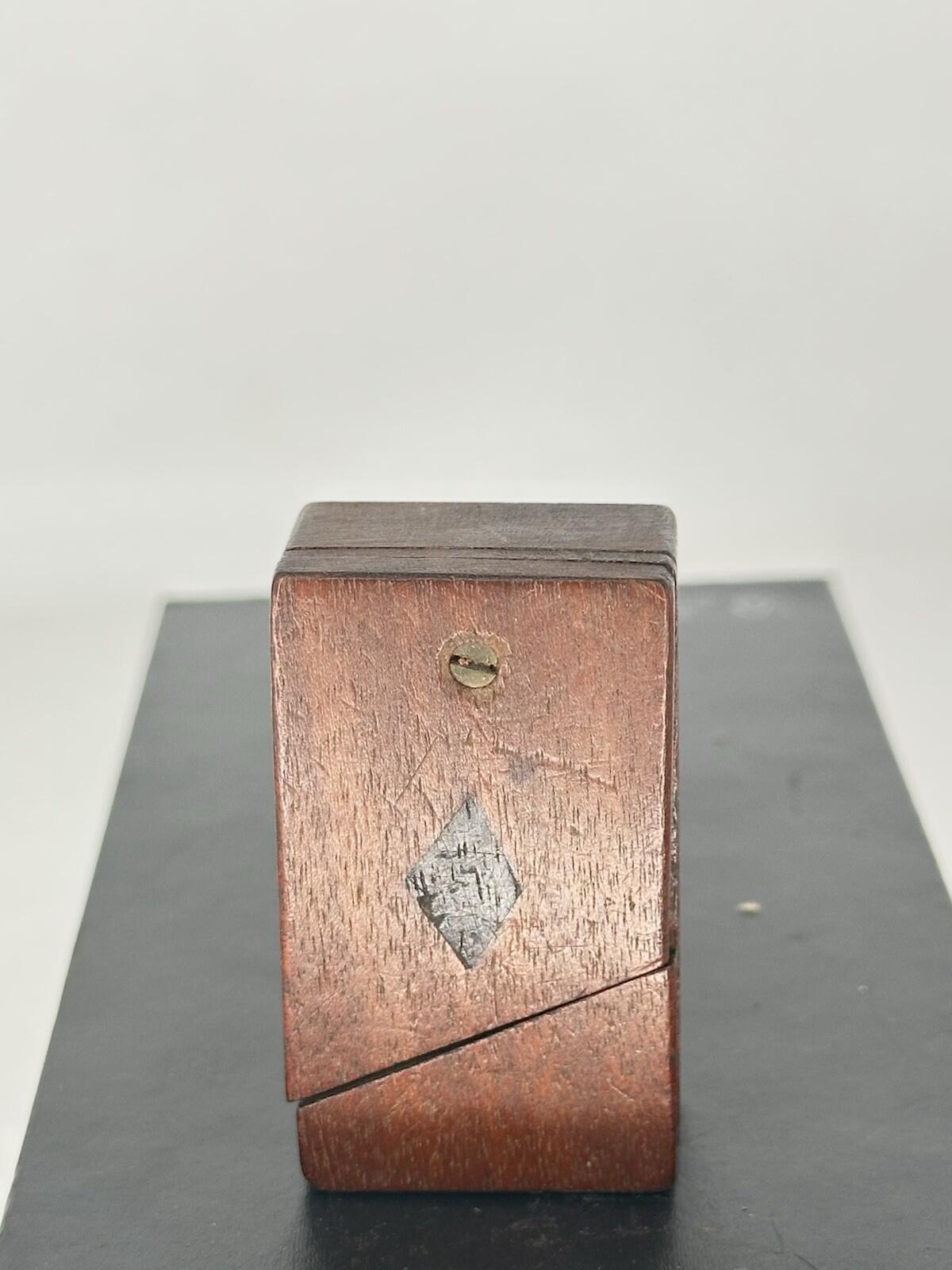 SNUFF BOX SHAPED  Magic Secret TRICK LID ANTIQUE  18th C