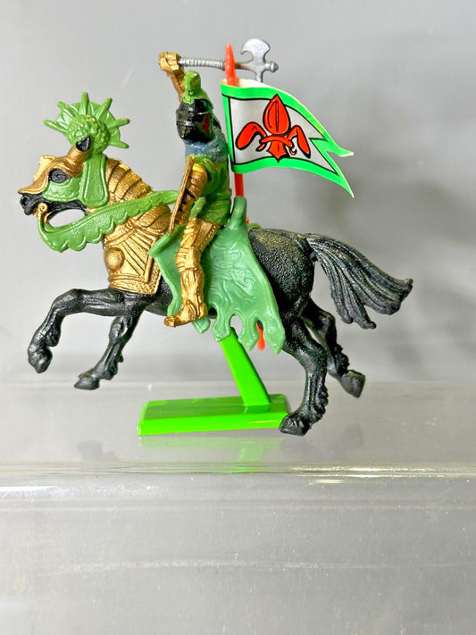 Britains Deetail toy soldiers 1/32 scale medieval night on horseback new green