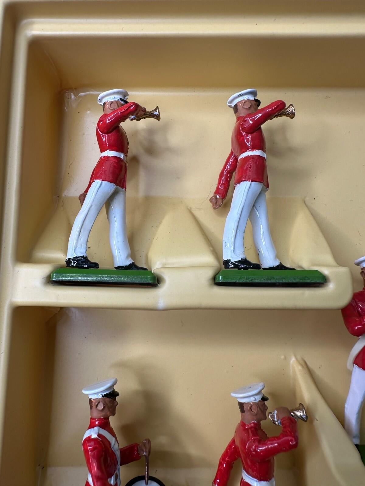 Britains Deetail 1/32 scale 7305 US Marine corp band complete mint.