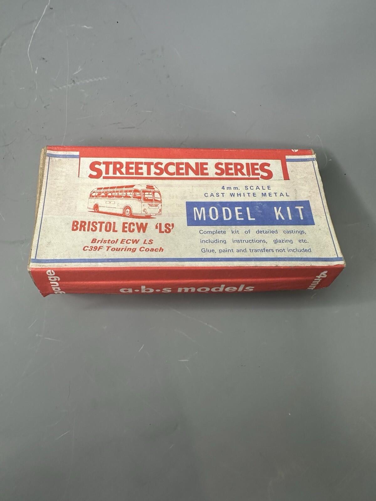 bus 1/76 bus BRISTOL ECW LS  BUS  Streetscene model WHITE METAL OPENED