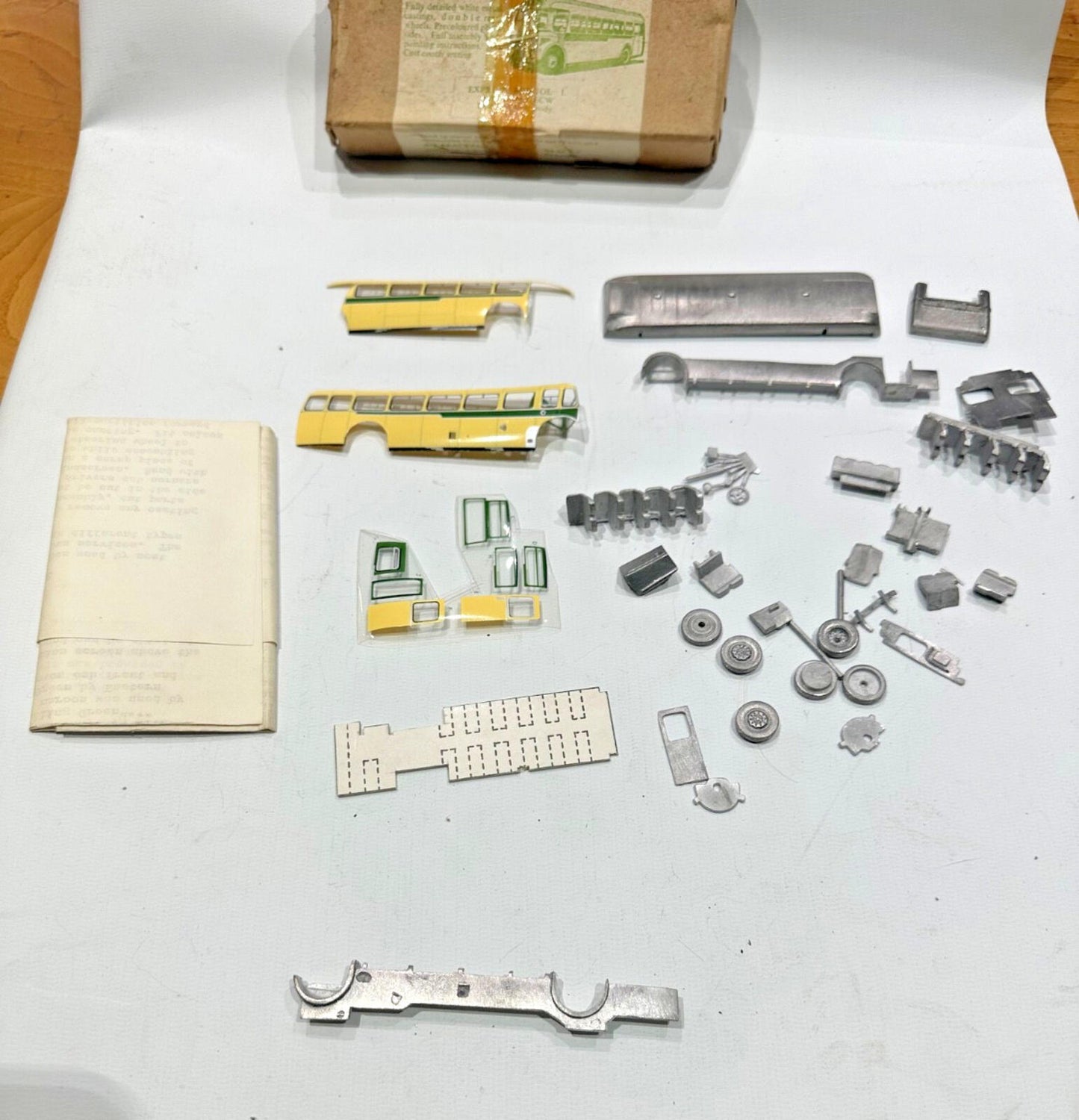 1/76 bus kit EXPRESS Bristol L post war ECW BY BRACKENBOROUGH EAMES WHITE METAL