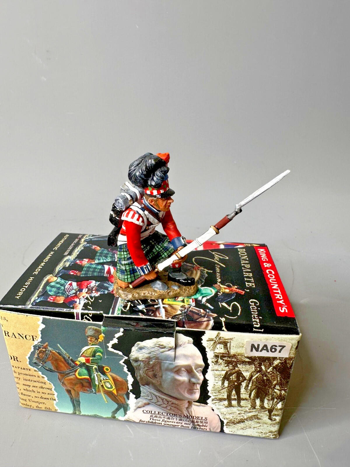 NAPOLEONIC na67 42ND BLACK WATCH HIGHLANDER kneeling to repel KING & COUNTRY