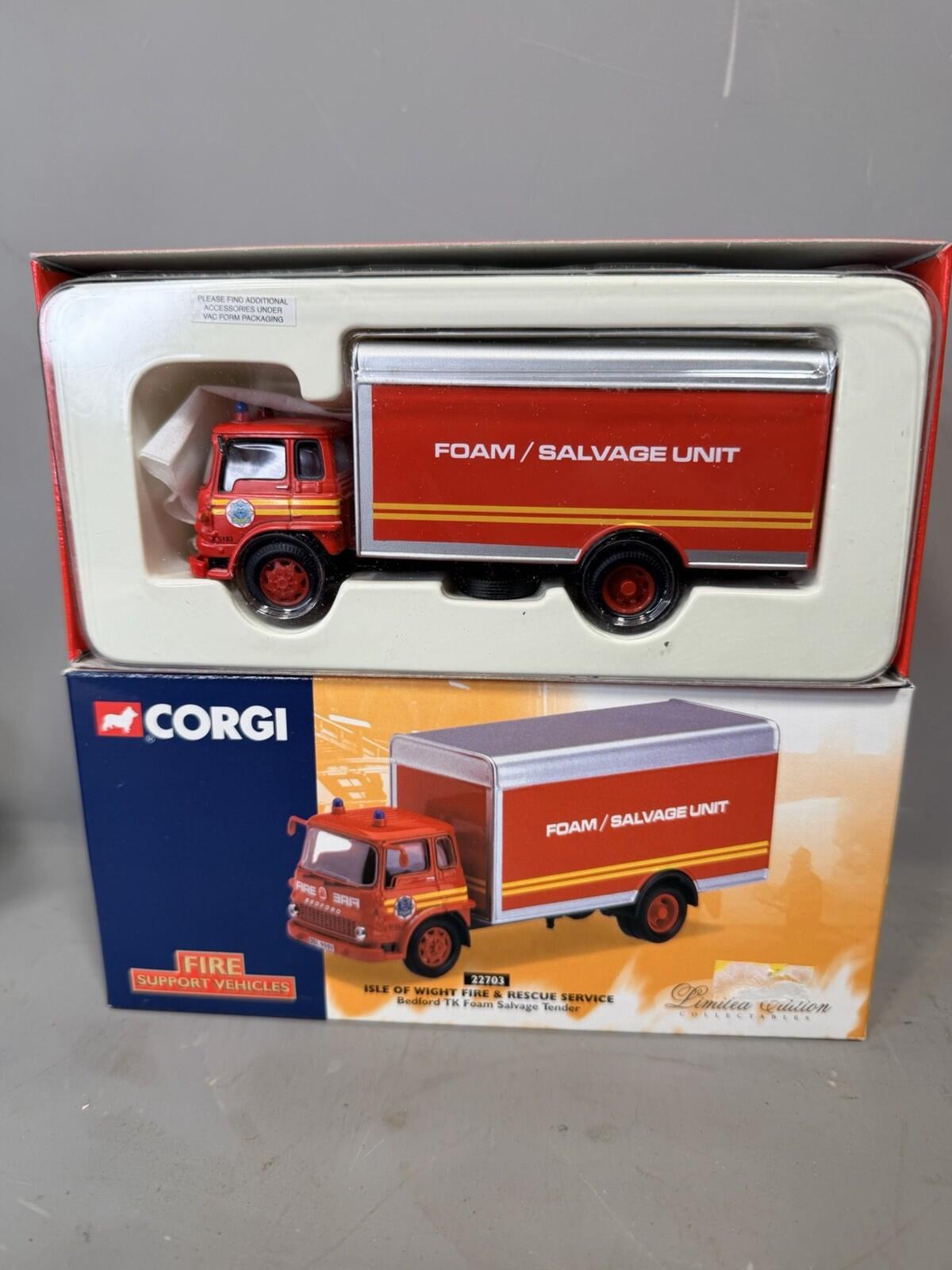 corgi limited edition 22703 isle of white fire a rescue service bedford tk foam