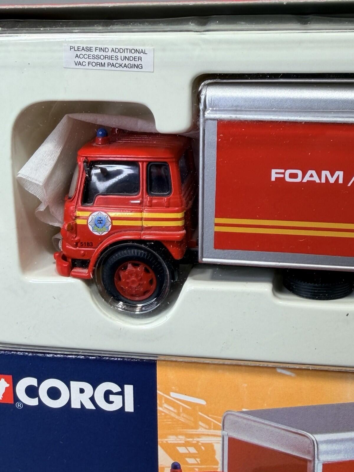 corgi limited edition 22703 isle of white fire a rescue service bedford tk foam
