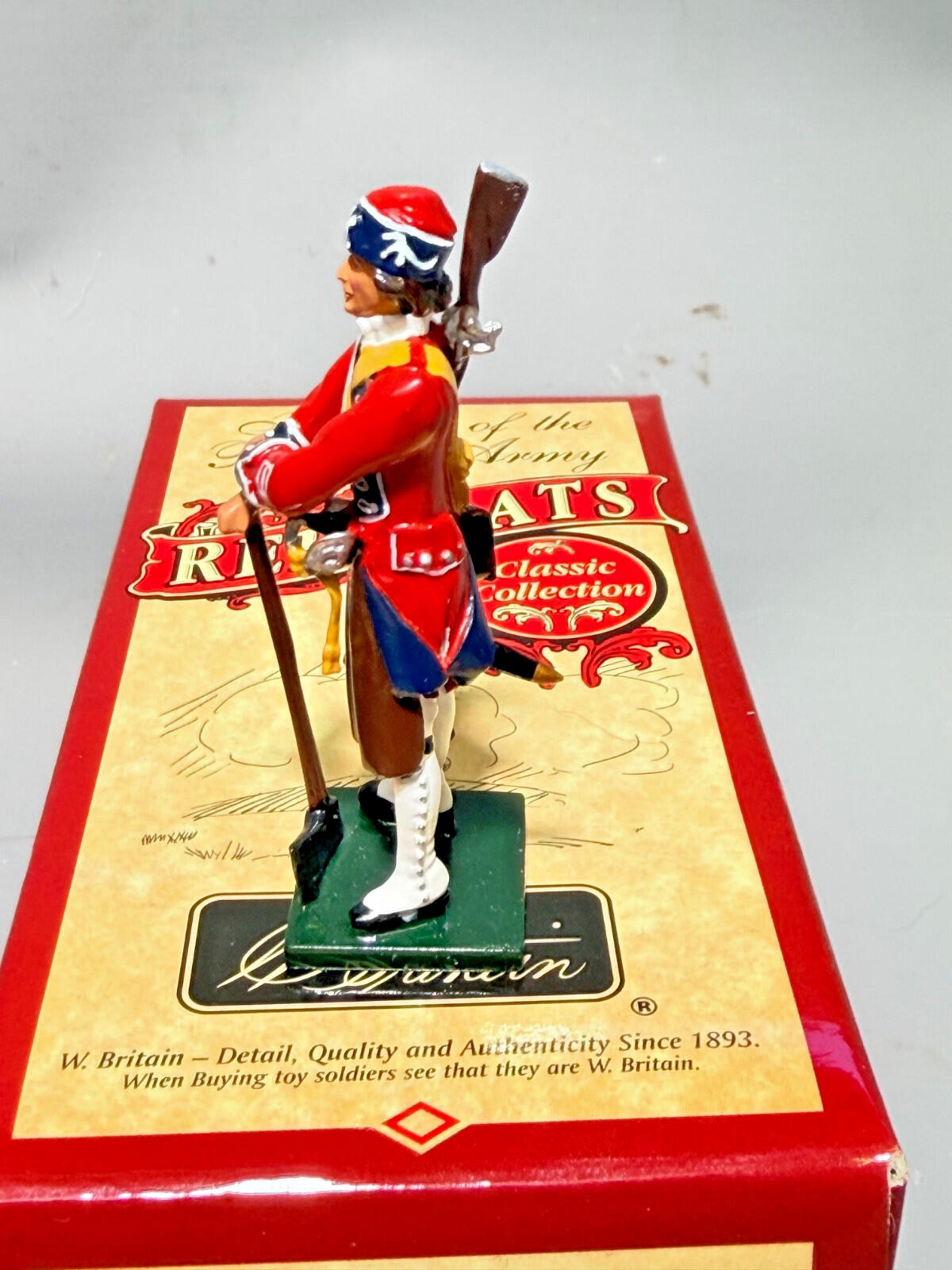 W. BRITAINS #43101 REDCOATS BRITISH PIONEER  1st foot guard 1755 NOS 54MM
