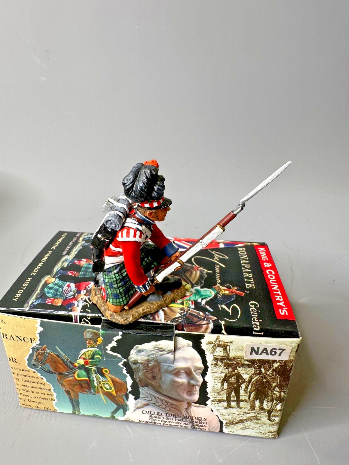 NAPOLEONIC na67 42ND BLACK WATCH HIGHLANDER kneeling to repel KING & COUNTRY