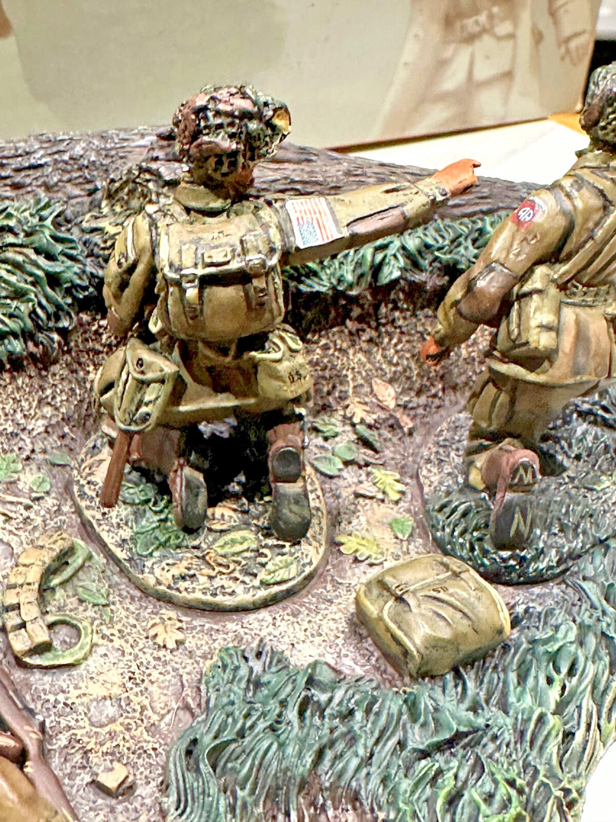 WW2-HEDGEROW FIGHTING PART 1- 5 FIGS & BASE WW2-080 NOS CONTE COLLECTABLES