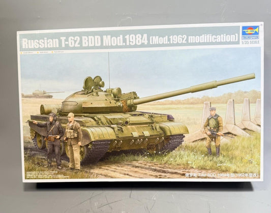 Trumpeter 1/35 Soviet T-62 Heavy Tank # 015553- Plastic Model Kit New Sealed Bag