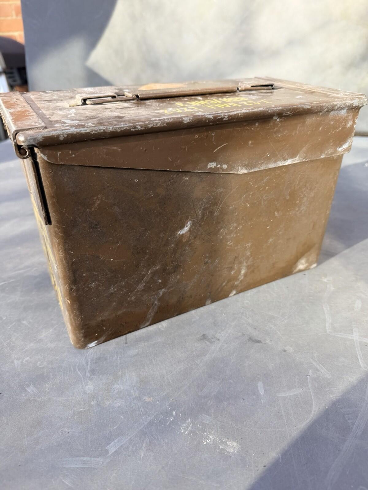British Army 7.62mm  Cal Ammo Tin genuine item Original Paint 1970’s