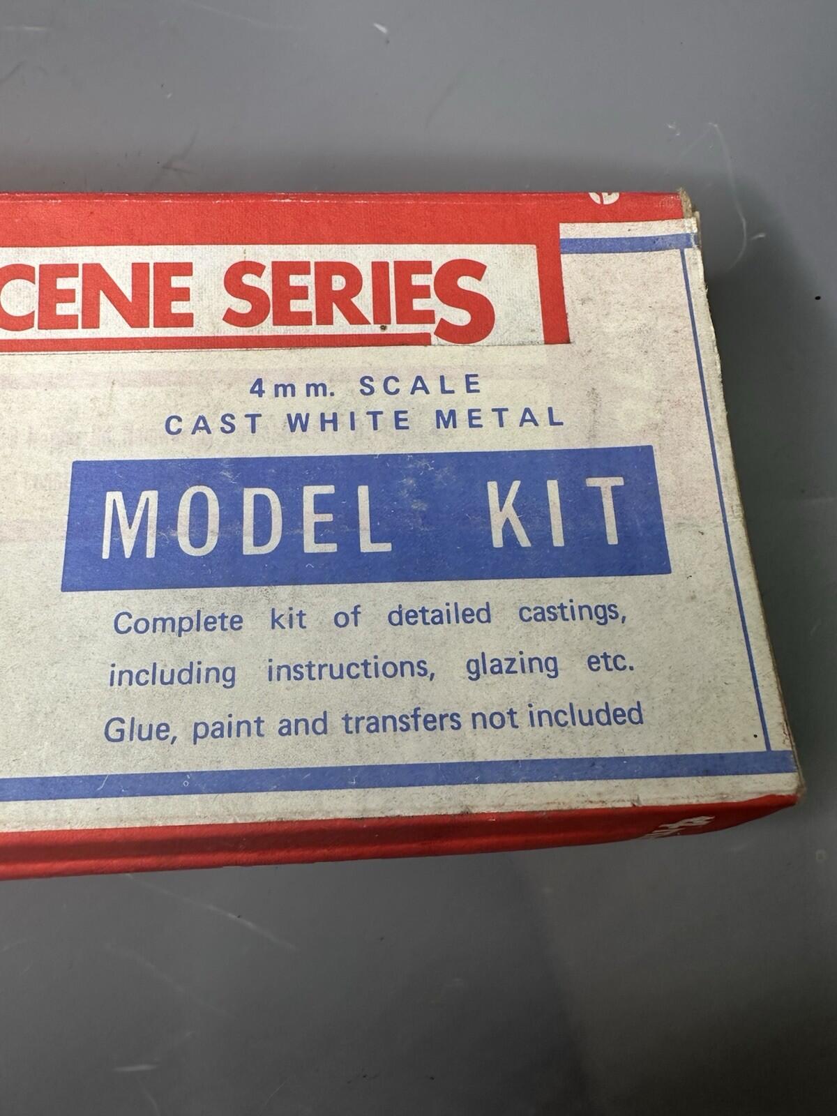 bus 1/76 bus BRISTOL ECW LS  BUS  Streetscene model WHITE METAL OPENED