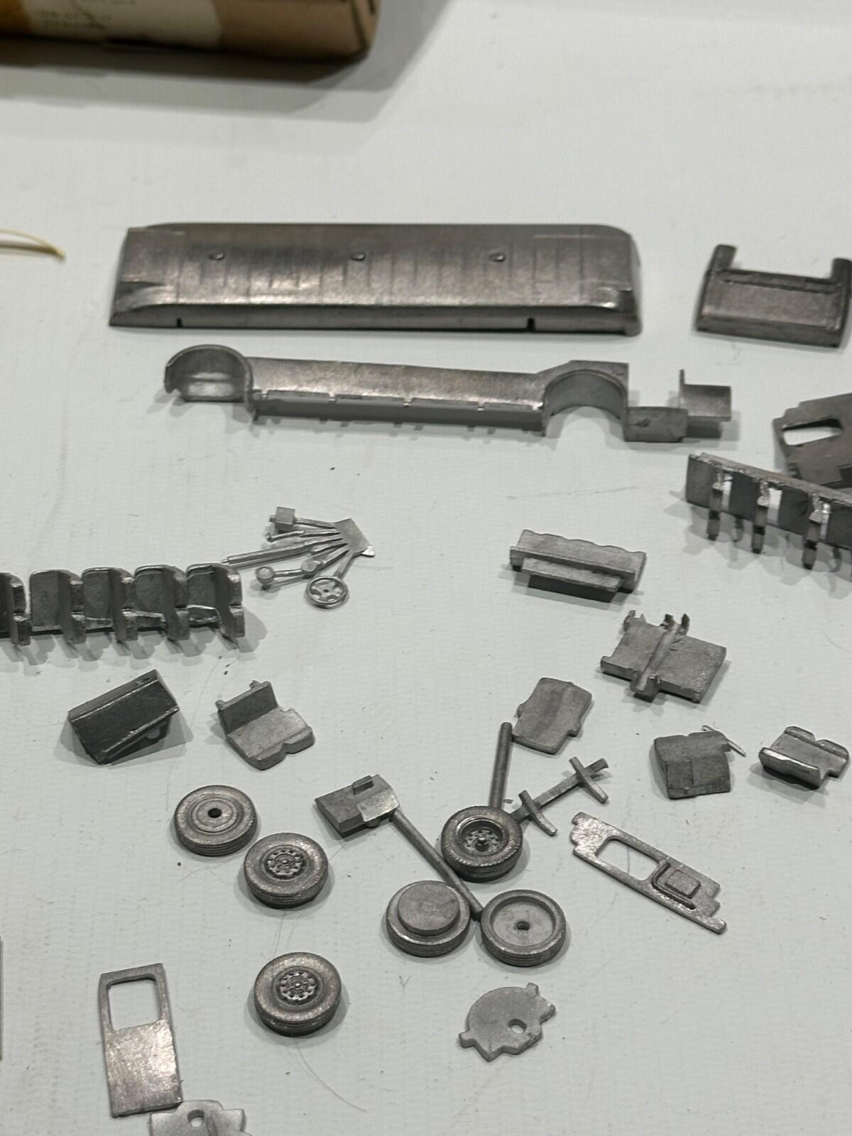 1/76 bus kit EXPRESS Bristol L post war ECW BY BRACKENBOROUGH EAMES WHITE METAL