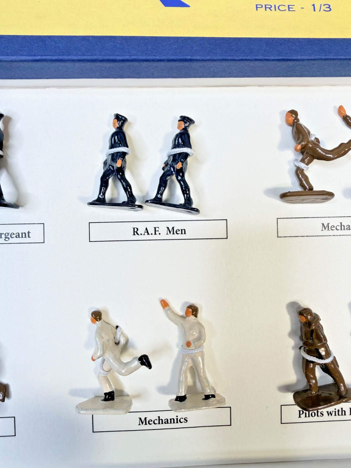Skybirds 1/72 Scale Models -ROYAL AIR FORCE ,pilots officer mechanics new