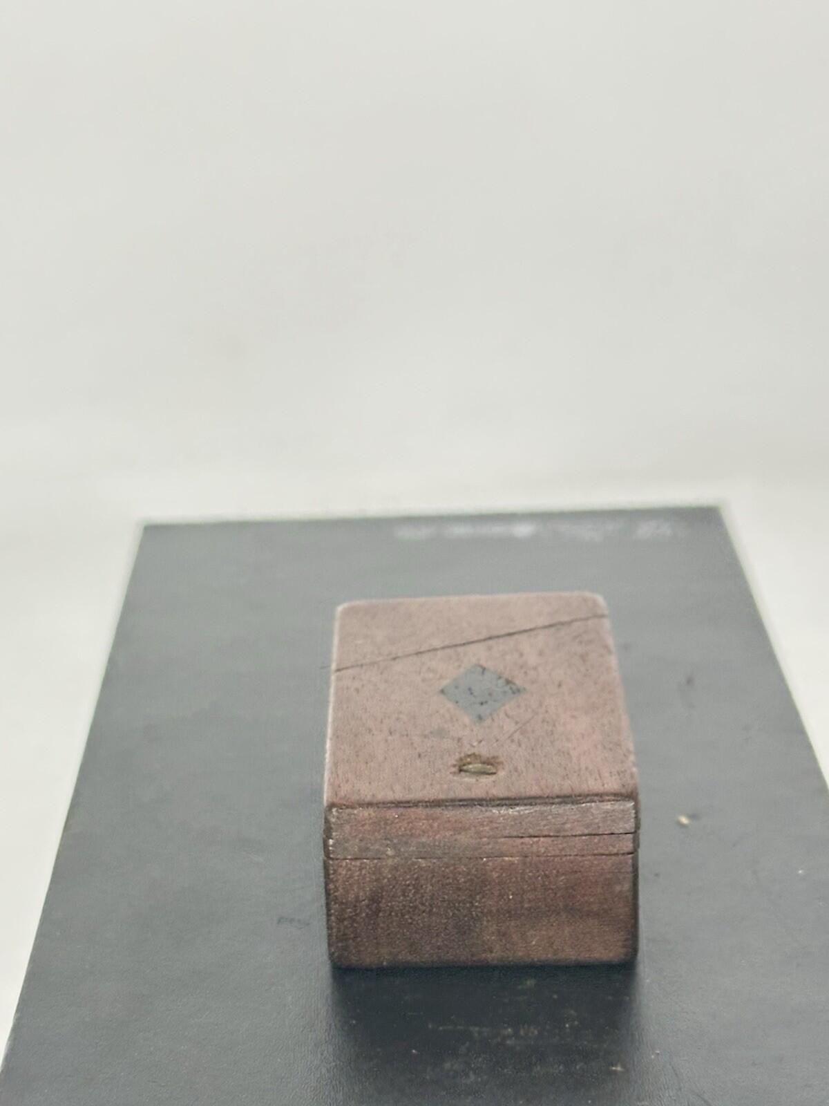 SNUFF BOX SHAPED  Magic Secret TRICK LID ANTIQUE  18th C