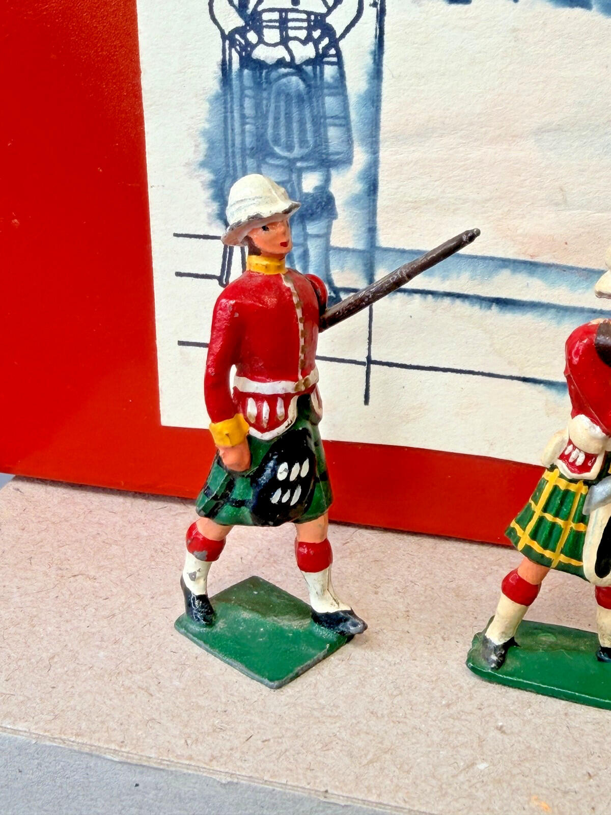 M.J. Mode Soldiers Scottish Highland Regiment Lead Figures Boxed Set 8