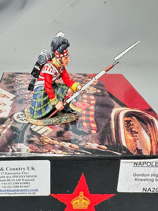 Napoleonic GORDON HIGHLANDER KNEELING TO REPEL  1/30 #NA202 King and country