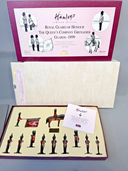 BRITAINS 00105 HAMLEYS GRENADIER GUARDS ROYAL GUARD OF HONOUR SOLDIER SET MIB
