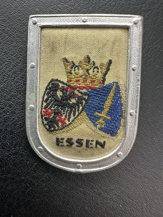 WW2 German Tinnie .winter Welfare Fern Verkehr Original ! Embroidery Essen