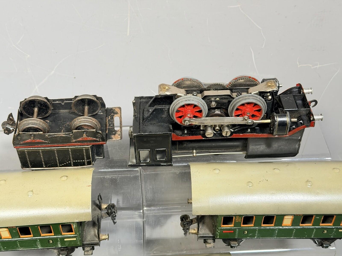Marklin O Gauge 889 0-4-0 ELECTRIC LOCOMOTIVE  & TENDER  & Carriages WORKING