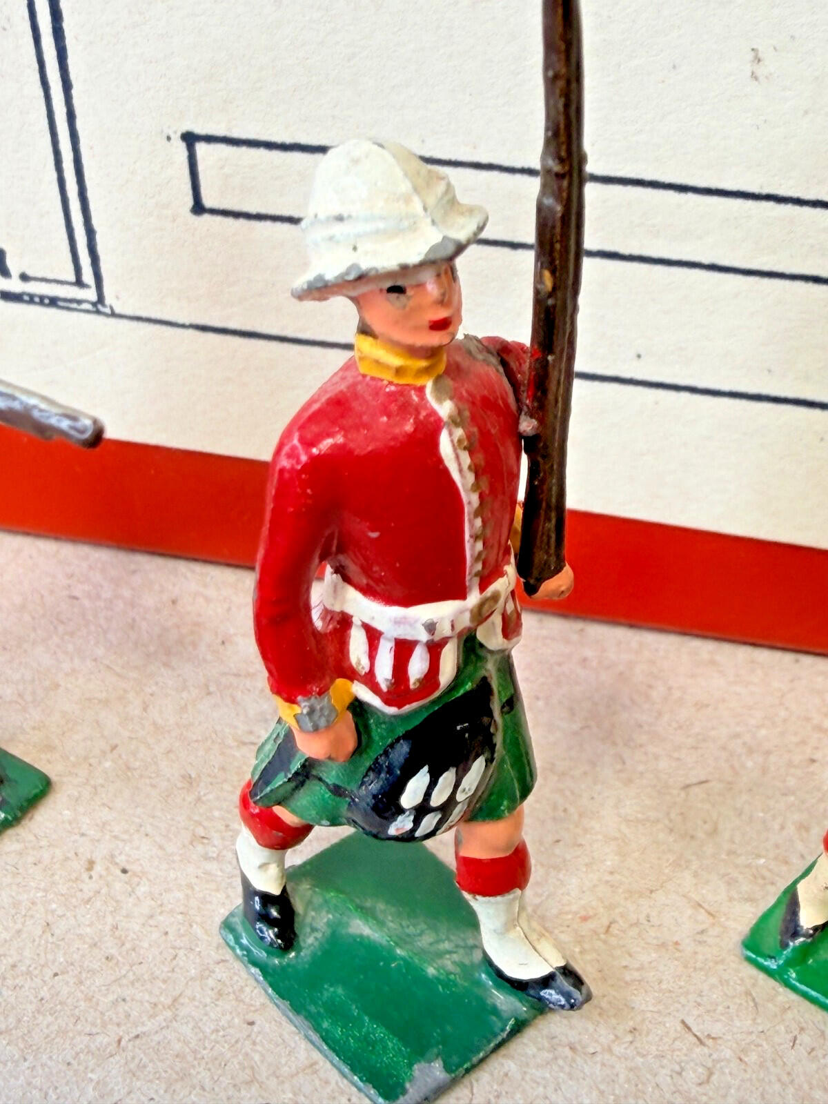 M.J. Mode Soldiers Scottish Highland Regiment Lead Figures Boxed Set 8