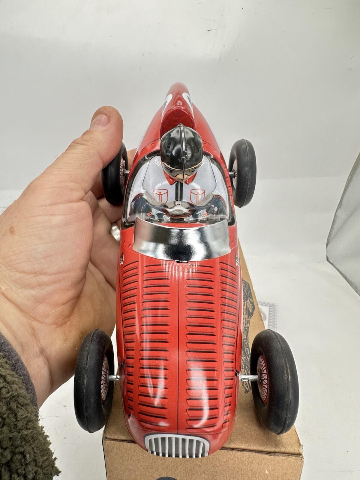 SCHYLLING Plate Grand Prix Race Car With Piston Sound Friction Power
