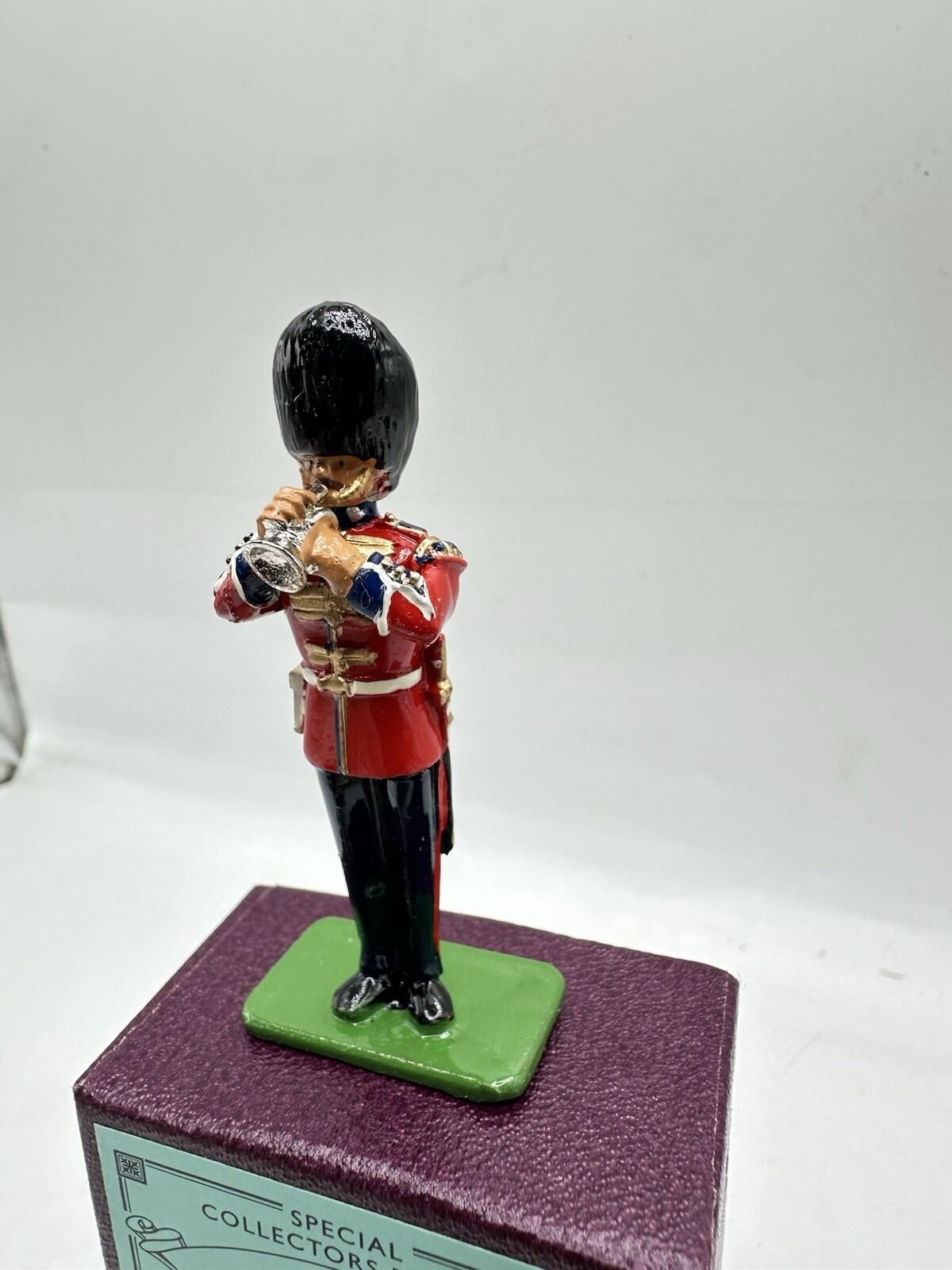 Britains toy soldiers 1/32 scale-SCOTTS GUARDS CORNET PLAYER 2001 SPECIAL ED