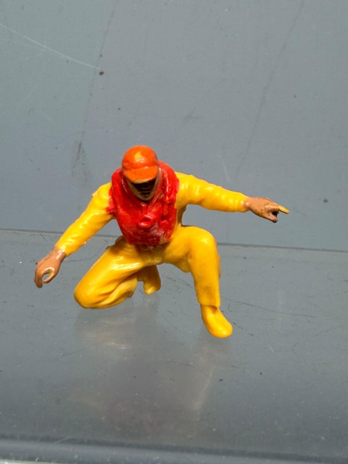 Britains deetail life boat crew x 2 yellow plastic mint