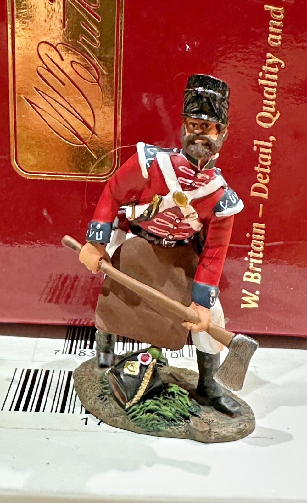 Britains. NAPOLEONIC #17610C COLDSTREAM GUARD SAPPER 2008 CLUB FIGURE