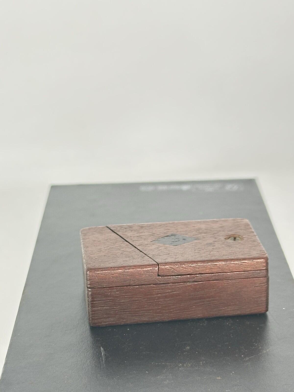 SNUFF BOX SHAPED  Magic Secret TRICK LID ANTIQUE  18th C