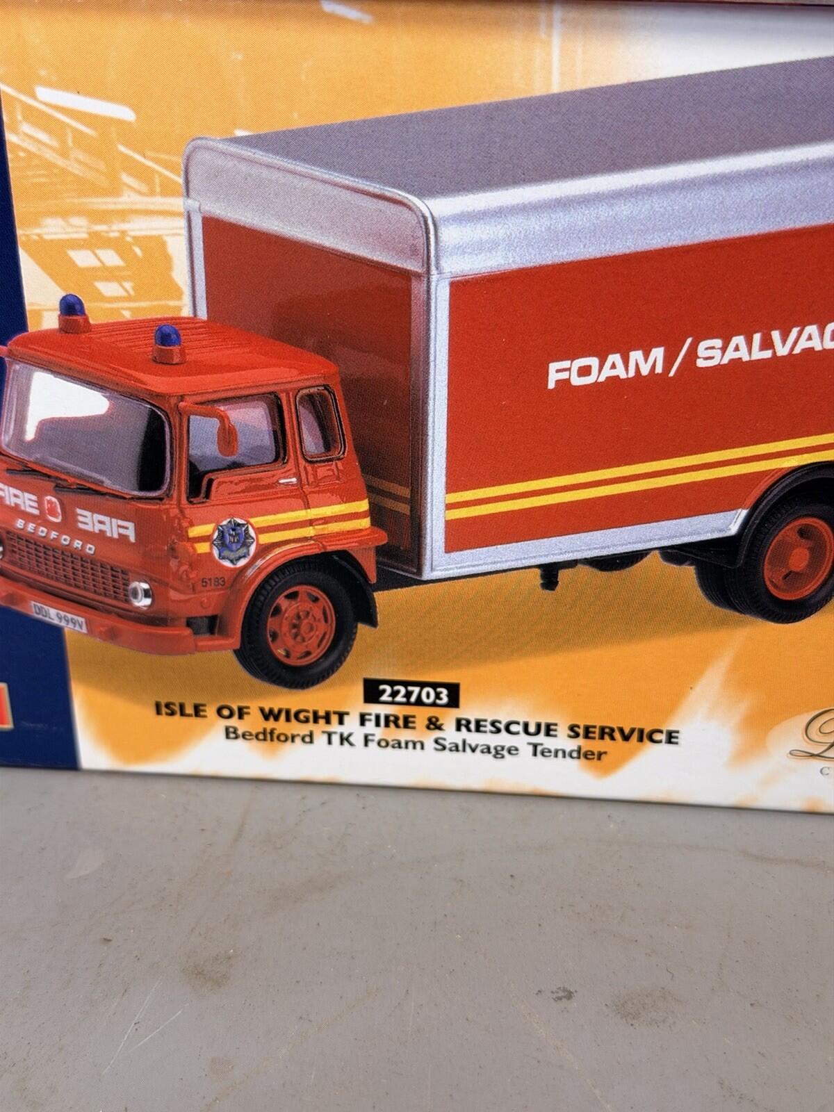 corgi limited edition 22703 isle of white fire a rescue service bedford tk foam