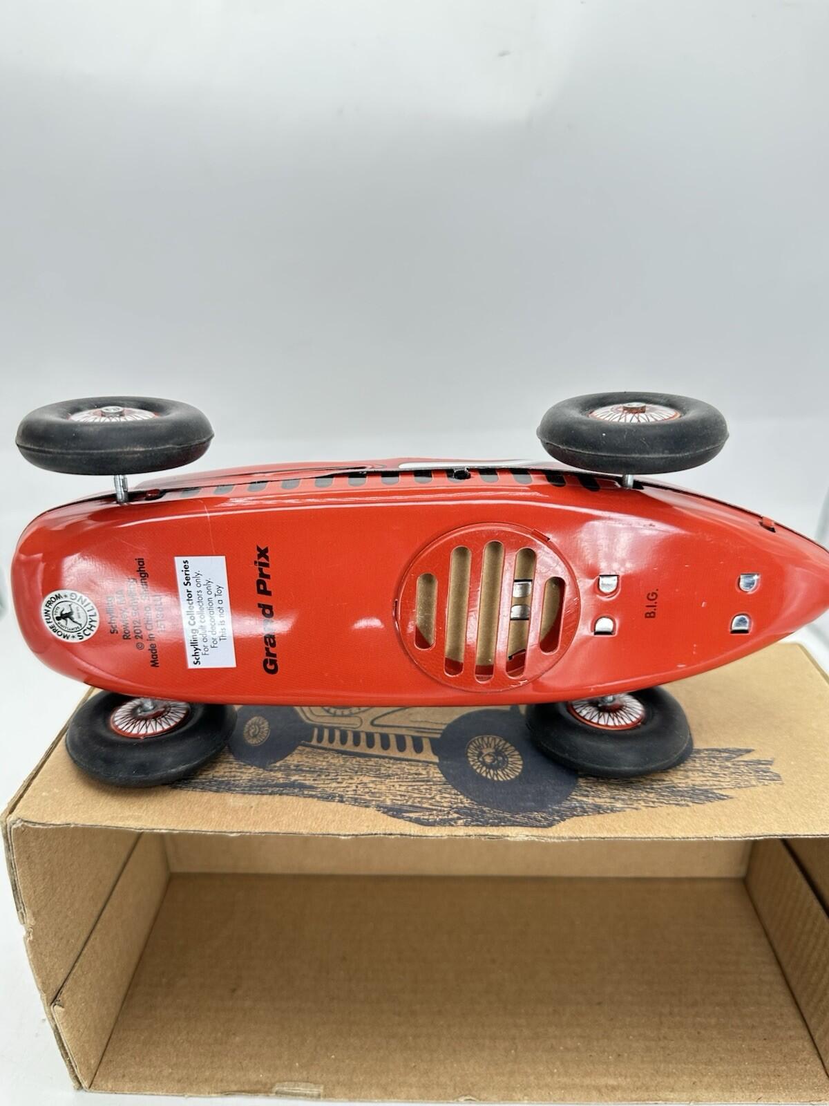 SCHYLLING Plate Grand Prix Race Car With Piston Sound Friction Power