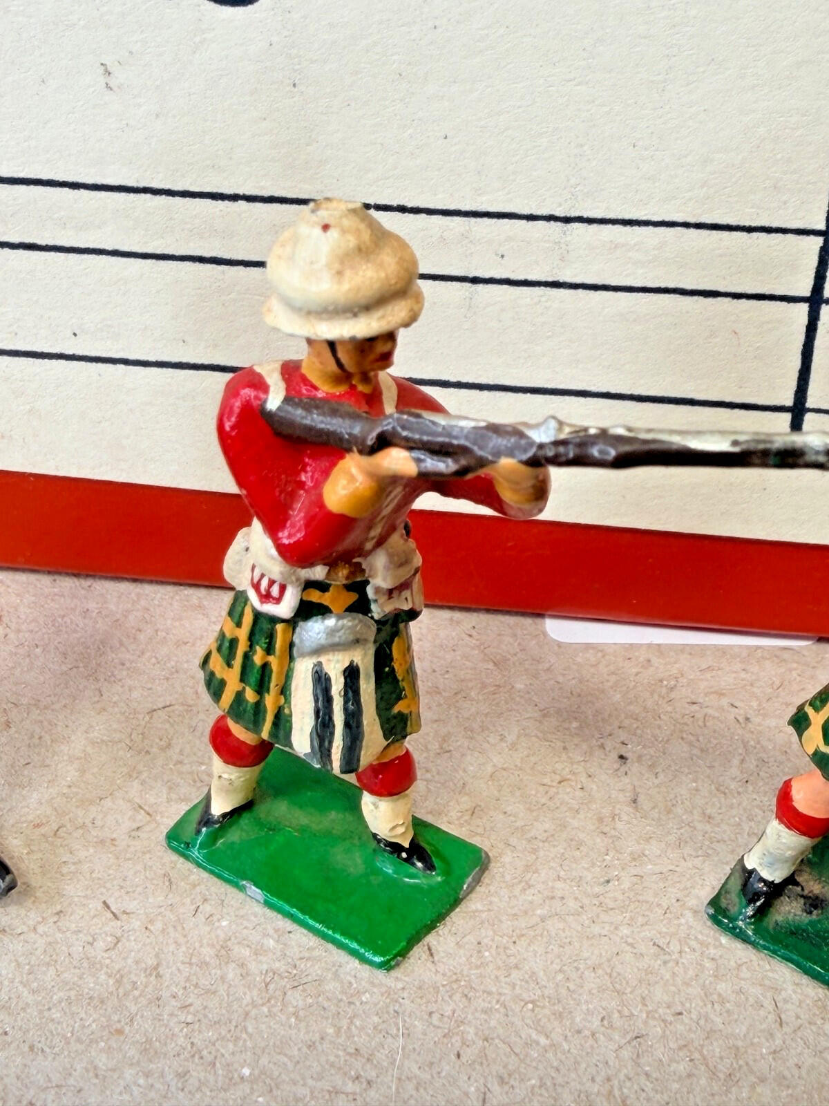 M.J. Mode Soldiers Scottish Highland Regiment Lead Figures Boxed Set 8