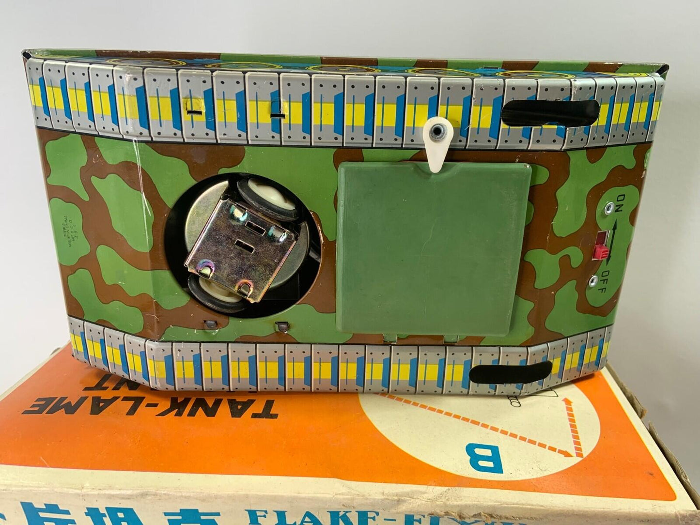 Vintage Tin Flake Flying Tank Battery Operated Boxed Working Fires Discs