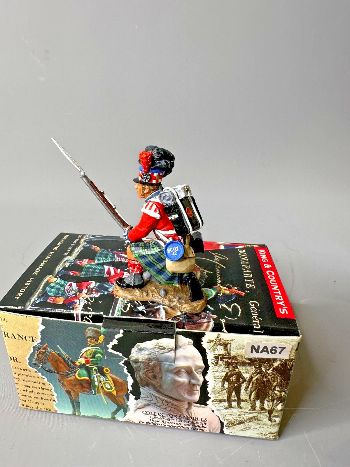 NAPOLEONIC na67 42ND BLACK WATCH HIGHLANDER kneeling to repel KING & COUNTRY
