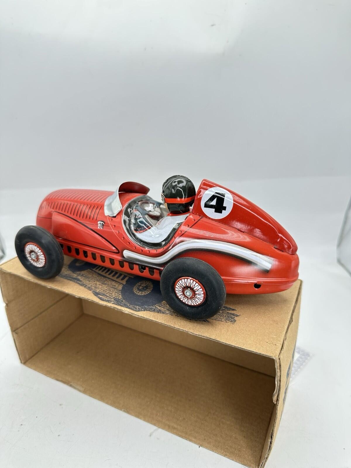 SCHYLLING Plate Grand Prix Race Car With Piston Sound Friction Power
